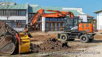 Die Bagger legen an der Käferschule in Reislingen los