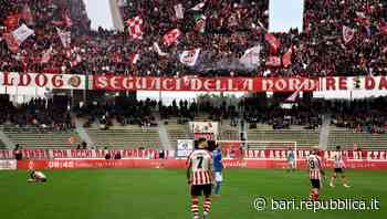 Il Bari ha sbagliato una partita ma le critiche dei tifosi sono eccessive: società e squadra hanno fretta di lasciarsi alle spalle la Serie C - La Repubblica