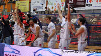 Basket serie B | Pielle Livorno - Cecina 89-52. Campori inarrestabile, biancoblù vittoriosi nel derby - LivornoToday