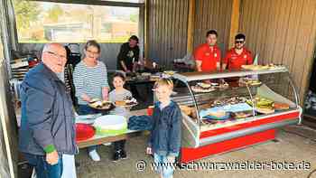 Ukraine-Flüchtlinge - Der SV Heselwangen unterstützt mit Kuchenverkauf die Erstaufnahmestelle Meßstetten - Schwarzwälder Bote