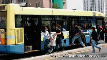 Modena «Mio figlio multato per 65 euro Ma aveva diritto al bus gratis» - La Gazzetta di Modena