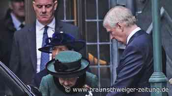 Auftritt mit Symbolkraft: Andrew an der Seite der Queen