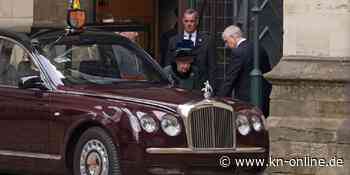 Gedenkgottesdienst für Prinz Philip: Prinz Andrew an der Seite der Queen