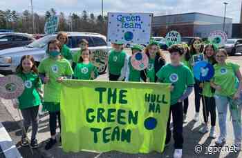 Students at Hull’s Memorial Middle School Promote Environmental Causes at Scituate St. Patrick’s Day Pa... - John Guilfoil Public Relations LLC