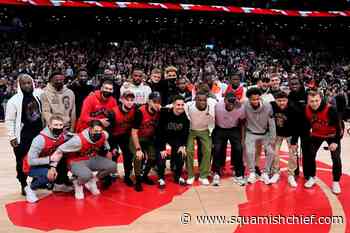 Canadian men's soccer team earns standing ovation during Raptors game - Squamish Chief