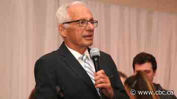 Bob Bratina announces plans to run for Hamilton mayor, says he offers 'veteran knowledge'