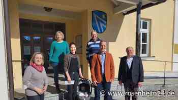 Dank für praktizierten Kiebitzschutz: Drei Landwirte aus Breitbrunn und Eggstätt machen mit