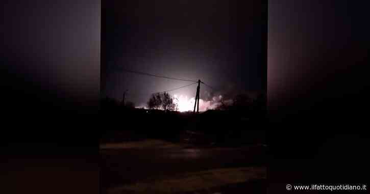 Guerra in Ucraina, media locali: “Esplosioni nell’area militare della città russa di Belgorod”