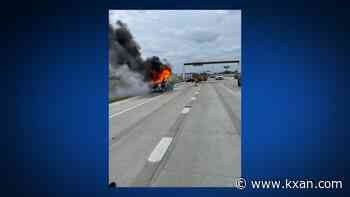 Crews respond to vehicle fire in east Austin