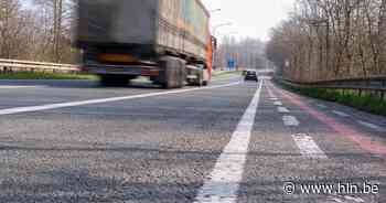 Parkeerstroken Robert Schumanlaan worden bredere en vrijliggende fietspaden - Het Laatste Nieuws