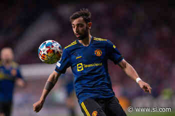 Watch: Bruno Fernandes Scores a Great Goal From a Cristiano Ronaldo Assist to Give Portugal the Lead in World Cup Qualifier - Sports Illustrated