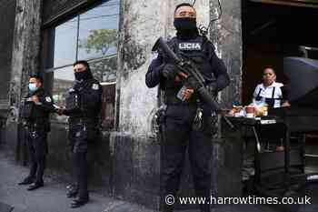 El Salvador arrests 600 gang suspects and cuts food for inmates - Harrow Times