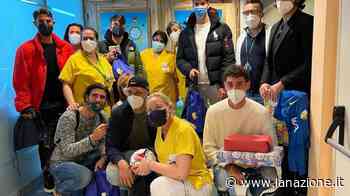 I giocatori del Prato in pediatria "Chi vuole un aiuto ci contatti" - LA NAZIONE