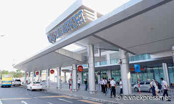 Authorities probe laser beam threat to planes at central Vietnam airport - VnExpress International