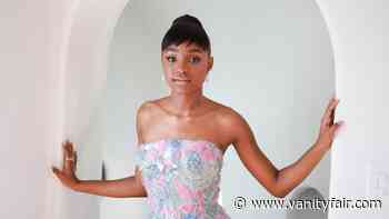 Saniyya Sidney Channels Old Hollywood Glam in Armani Privé at the Oscars 2022 - Vanity Fair