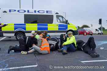 Insulate Britain protesters in Hertfordshire avoid strong police action