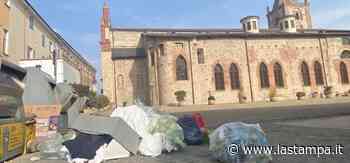 “Rifiuti abbandonati davanti all’ex San Francesco: Cuneo non merita questo spettacolo” - La Stampa