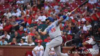 Albert Pujols arrives at St. Louis Cardinals spring training to begin 'last run' after reaching deal - ESPN