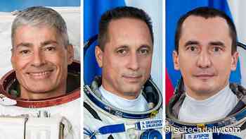 Expedition 66 Trio Says Farewell to Space Station Crew