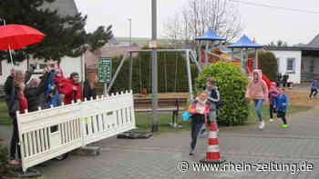 Spenden gesammelt. Lieger Grundschüler laufen für ukrainische Kinder - Rhein-Zeitung