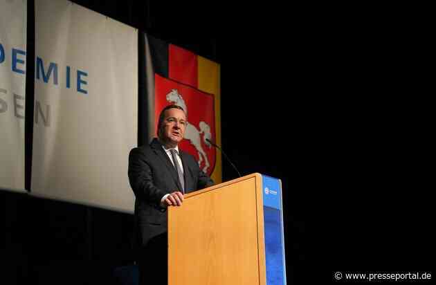 POL-AK NI: Polizeiakademie Niedersachsen verleiht "Bachelor of Arts" an Absolventinnen und Absolventen / Innenminister Pistorius erinnert an die besondere gesellschaftliche Stellung der Polizei in der Demokratie