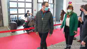 VIDEO | Schleswig-Holsteins Innenministerin besucht Ankunftszentrum für Ukraine-Flüchtlinge in Kiel - Sat.1 Regional