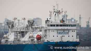 Habeck und Günther einig über LNG-Terminal und Windkraft - Süddeutsche Zeitung - SZ.de