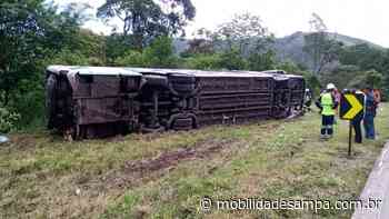 Acidente entre caminhão e ônibus bloqueia rodovia Régis Bittencourt em Cajati - Mobilidade Sampa