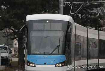 Ulm: Kopfhörer getragen - Fußgängerin von Straßenbahn angefahren - BSAktuell