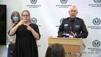 Vaccine mandate for South Australian teachers and transport workers dropped as COVID-19 cases approach record - ABC News