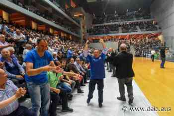 Quedan menos de 80 asientos libres del frontón Bizkaia para la final del Parejas - Deia