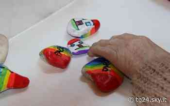 Un sasso per pace in Ucraina da anziani residenza Foligno - Sky Tg24