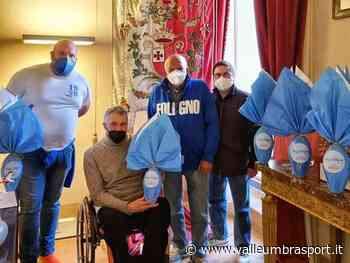 Anche il sindaco Zuccarini compra l'uovo del Foligno: "Ringrazio i tifosi per quello che fanno" - ValleUmbraSport