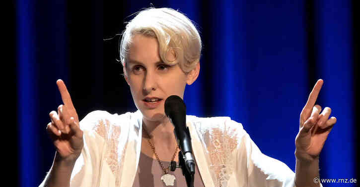 Mannheim:  Lisa Eckhart bringt Zuschauer im Capitol zum Lachen