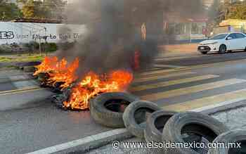 Autopista México-Cuernavaca es bloqueada por pobladores en pleno puente - El Sol de México