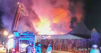 Nachtelijke brand legt woning bij manège 't Weidse Hof in Maarkedal helemaal in de as - Het Laatste Nieuws