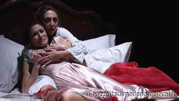 Modena. «“L'Attesa” è un inno alla libertà di amare Nessuna soluzione, ma tante domande» - La Gazzetta di Modena