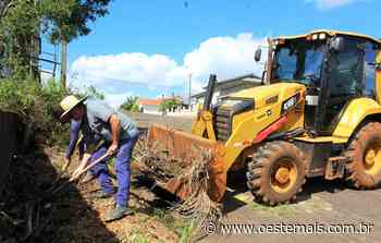 Prefeitura de Faxinal dos Guedes faz mutirão de coleta de entulhos para combate à dengue - Oeste Mais