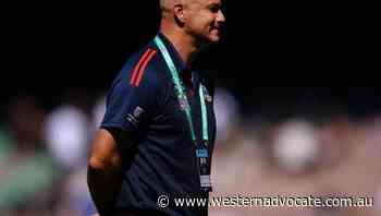 Crows coach unfazed by AFL great's spray - Western Advocate