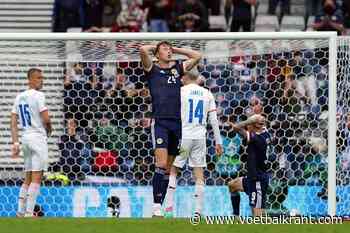 Jack Hendry schoffeert Alfred Schreuder: &quot;Hij was erg hard voor me&quot; & &quot;lijkt me logisch om je beste verdediger in de ploeg te zetten&quot;