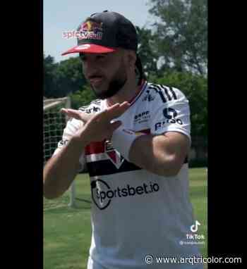 Campeão Mundial de Futebol Freestyle visita o Centro de Treinamento de Cotia - Arqtricolor