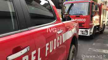 Alassio, auto ferma tra le sbarre del passaggio a livello: treno fermo e soccorsi mobilitati - IVG.it