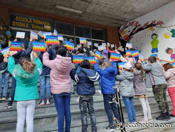 Lecco | L'Istituto Falcone e Borsellino manifesta per dire basta alla guerra - Lecco Notizie