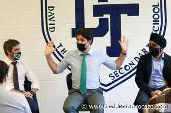 Trudeau visits Vancouver school, Ukrainian bakery ahead of Liberal fundraiser - Red Deer Advocate