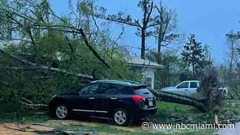 Severe Storms Pummel South Killing at Least 2 in Florida