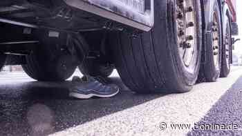 Zu Fuß auf Autobahn: Mann stirbt auf A70 bei Bamberg - t-online