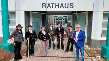 Auf der Walz Station in Olsberg: Obolus für die Reisekasse - WP News