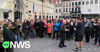 Protestactie voor gemeenteraad tegen invoering eenrichtingsverkeer op de vesten in Mechelen - VRT NWS