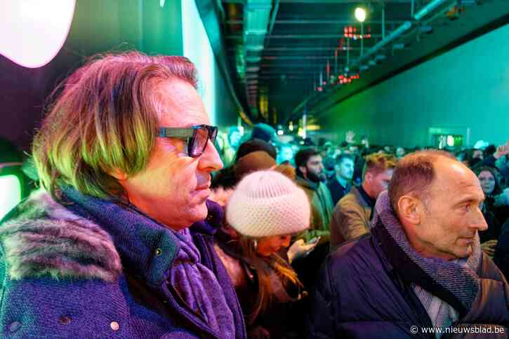 Zijn ‘duizenden gratis drankjes’ brengen de ‘koning van het Brusselse nachtleven’ nu in opspraak