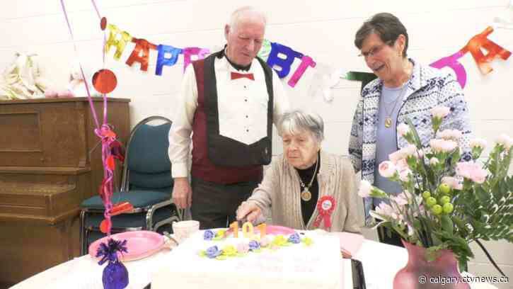 Bridge players celebrate member turning 101